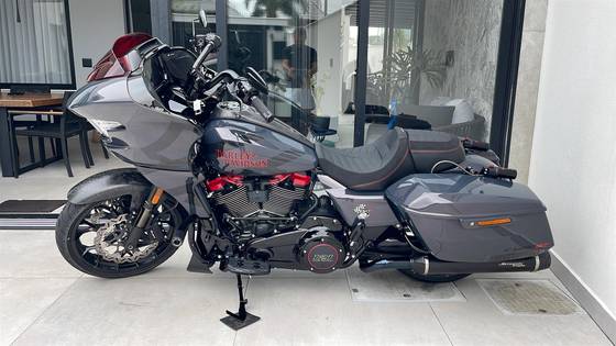 HARLEY-DAVIDSON CVO ROAD GLIDE ST HARLEY-DAVIDSON CVO ROAD GLIDE ST